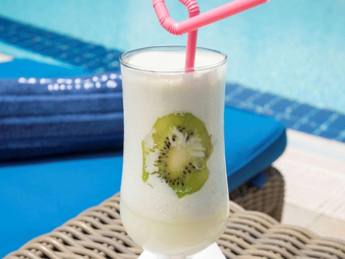 Hotel Mercure Alger Aéroport Dar el Beïda Exterior foto A milkshake