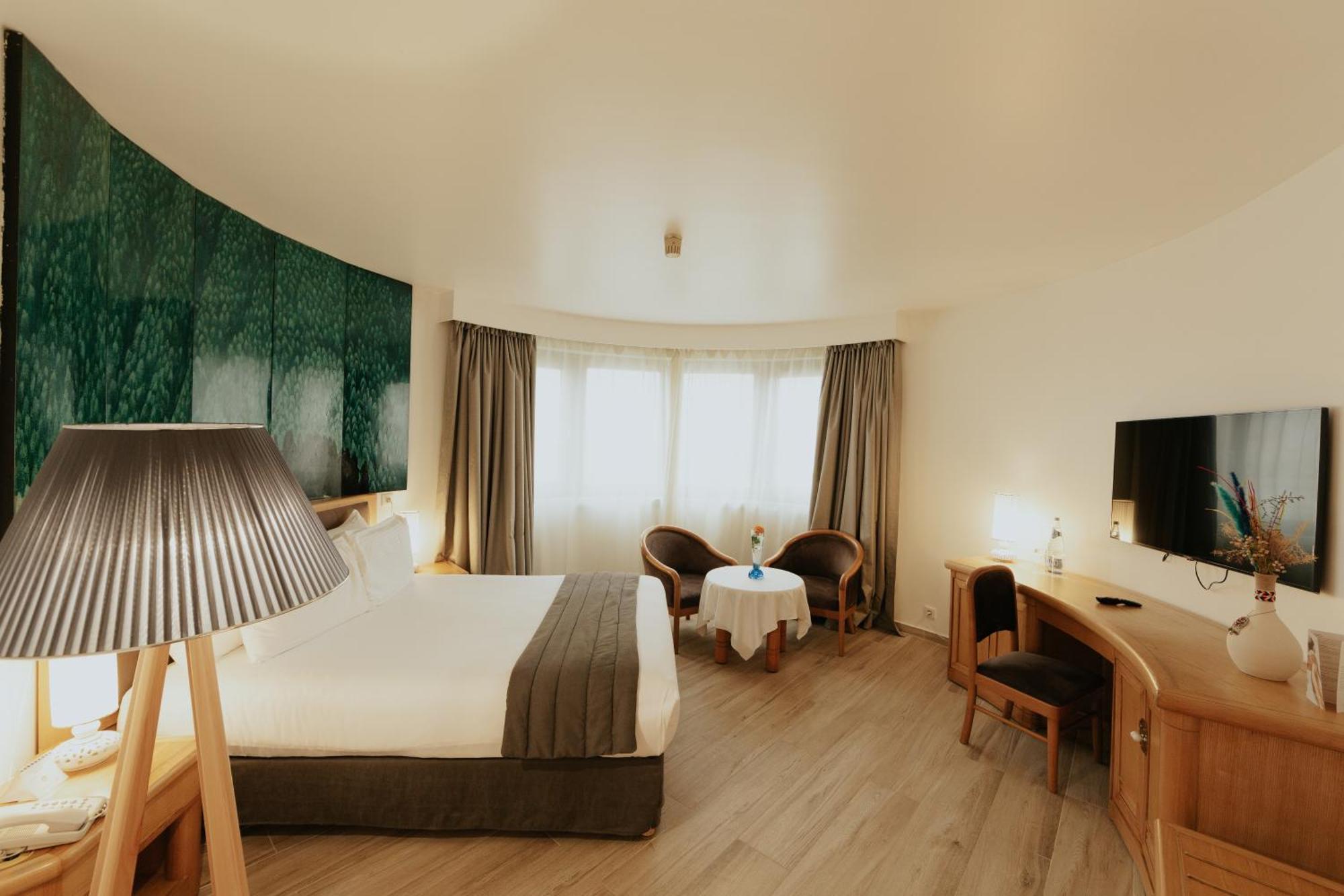 Hotel Mercure Alger Aéroport Dar el Beïda Exterior foto A room at the hotel